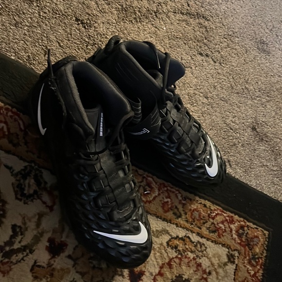 NIKE CLEATS - Picture 1 of 1